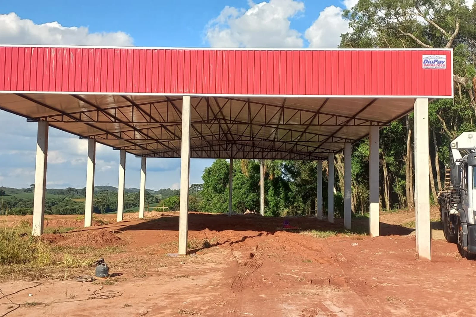 Cobertura comercial — imagem 1 da obra